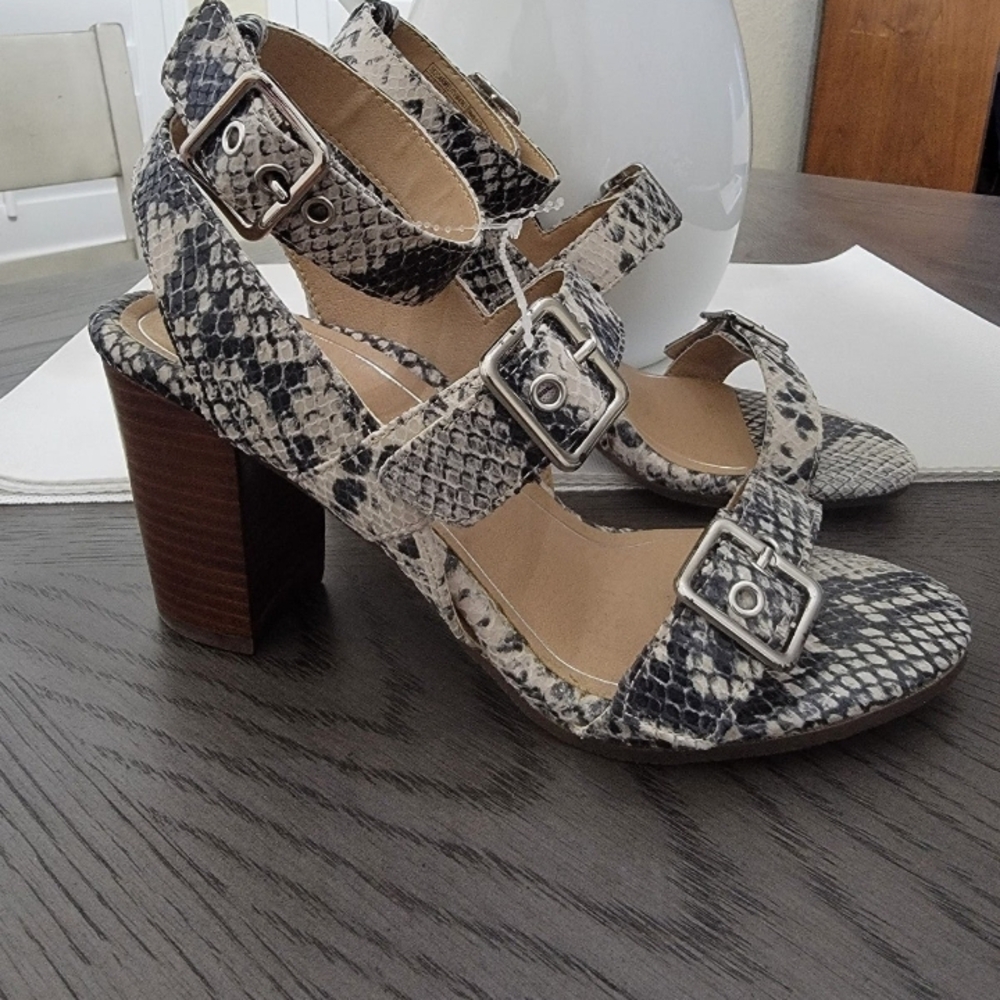 NEW!! Vionic CARMEL  Snakeskin Print Orthaheel Block Heels Sz 7